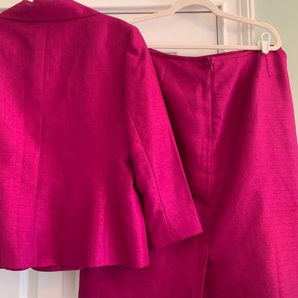 Le Suit Size 16 Magenta Fuschia 2 piece skirt suit set - Picture 4 of 13